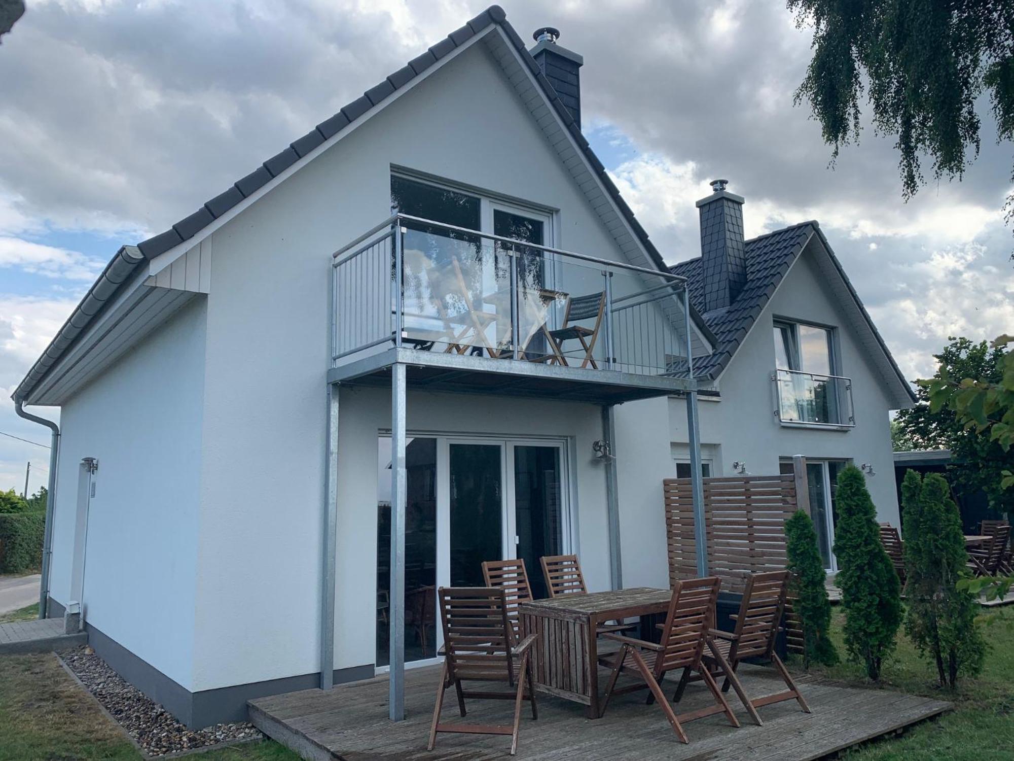Boddenhus Loissin Villa Exterior photo